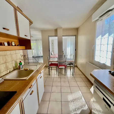 L'angle De La Rue - 4 Personnes - Terrasse Apartman *